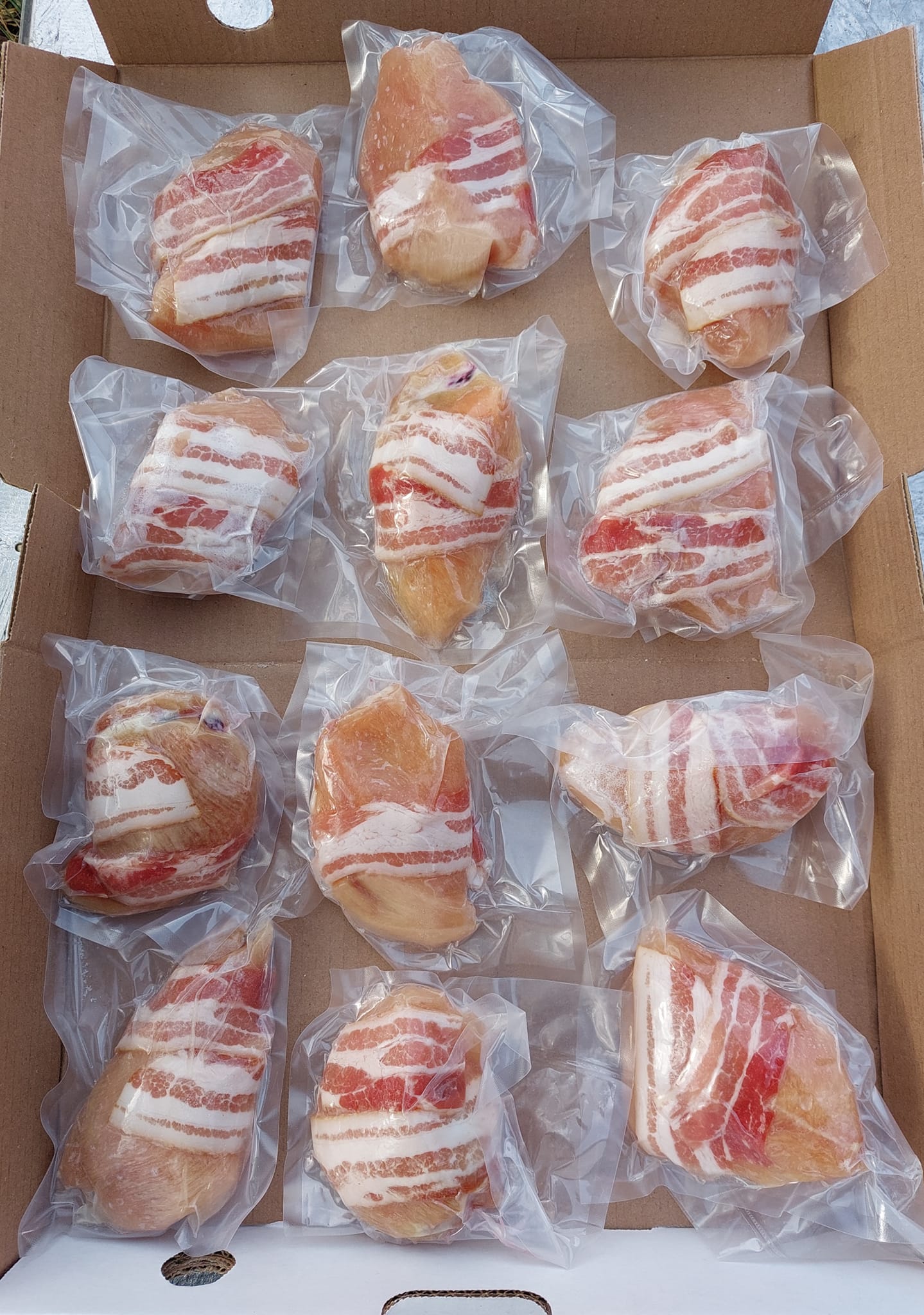 Poitrines de poulet farcies jambon et asperges