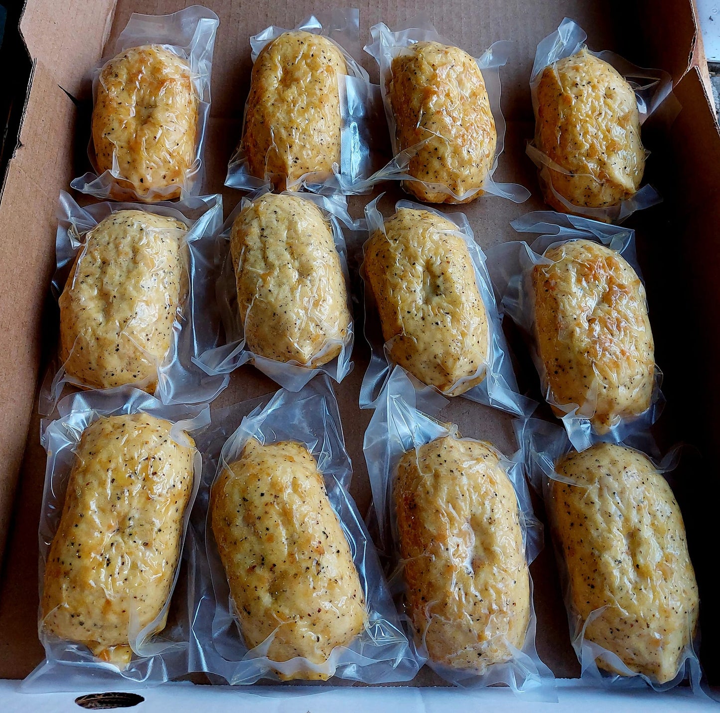 Poitrines de poulet farcies jambon et fromage suisse pannées